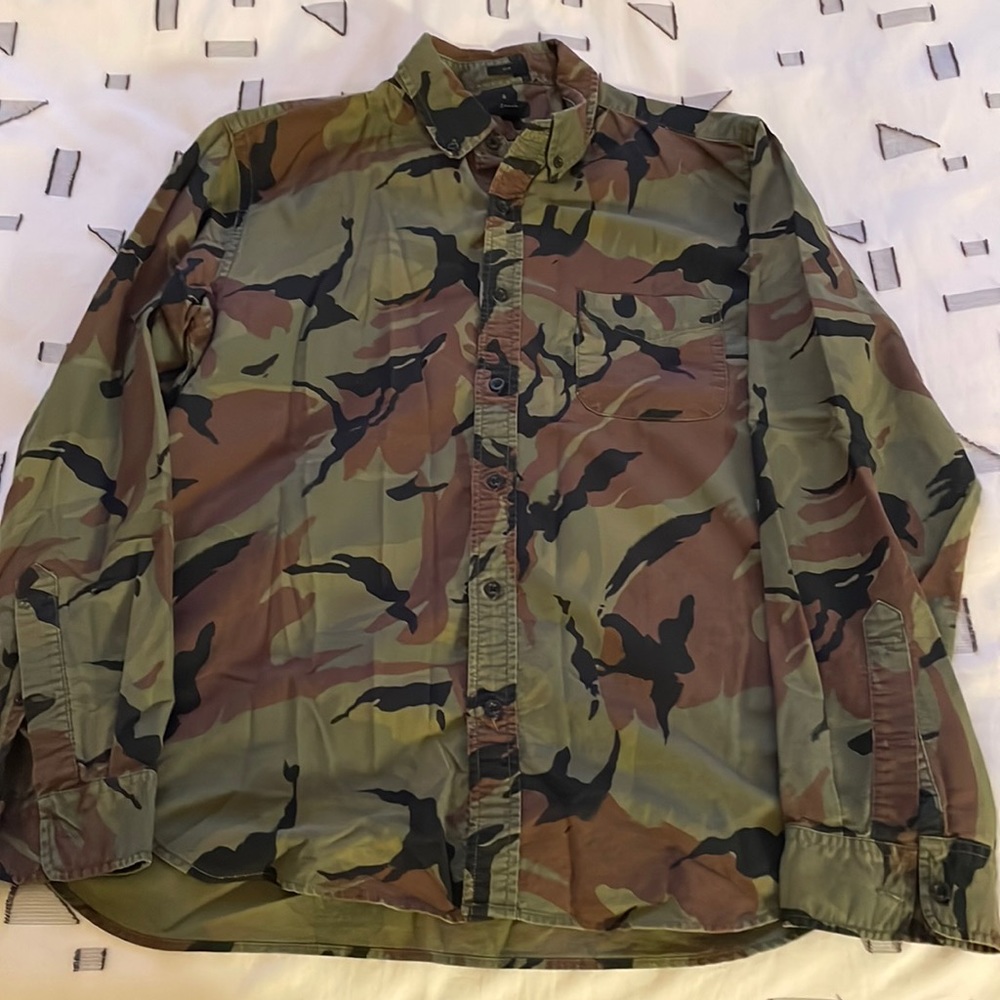 J Crew Camo Printed Oxford - mens Large